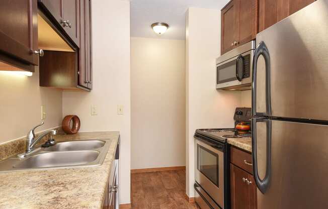 The Edge of Uptown Apartments | Kitchen