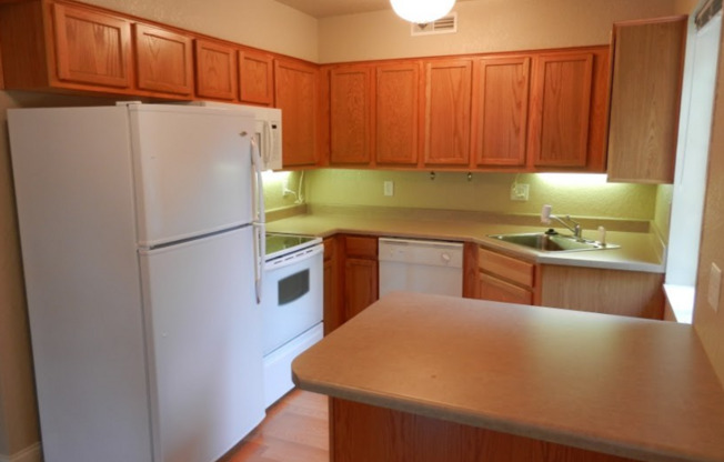 2 beds, 1 bath, $1,350, Unit # 527