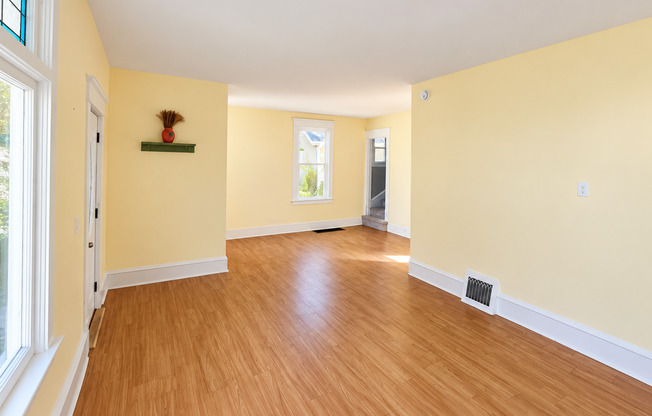 2 Bedroom 1 Bath Single Family Home with 2 Car Garage in West Saint Paul