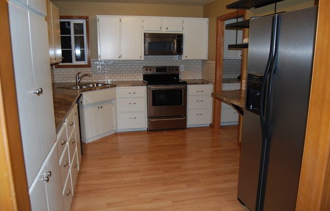 Charming & Well-Maintained Single-Story Home in McMinnville