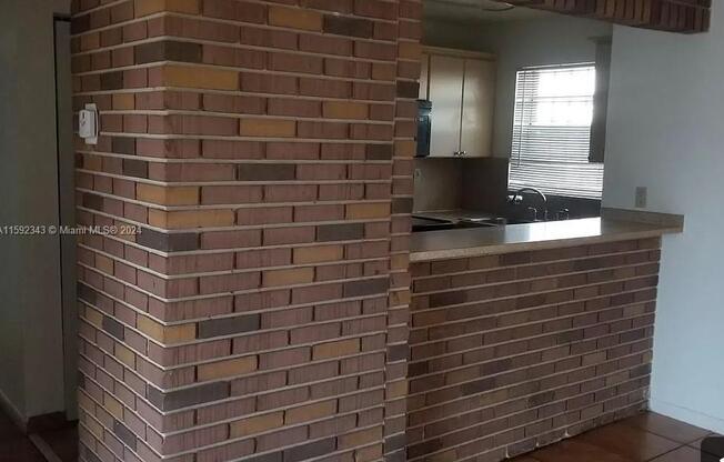 8895 FOUNTAINBLEAU