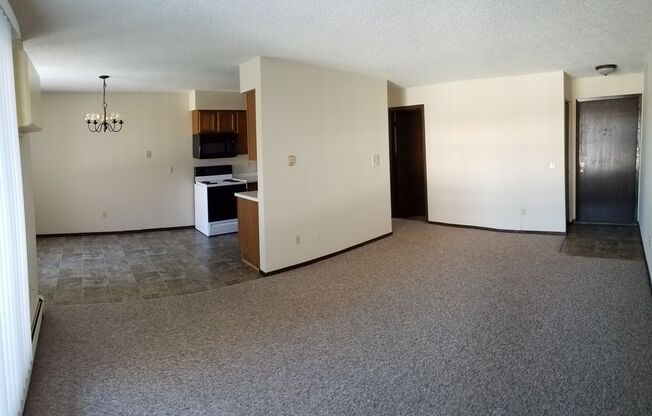 2 beds, 1 bath, 972 sqft, $1,315, Unit 95-105