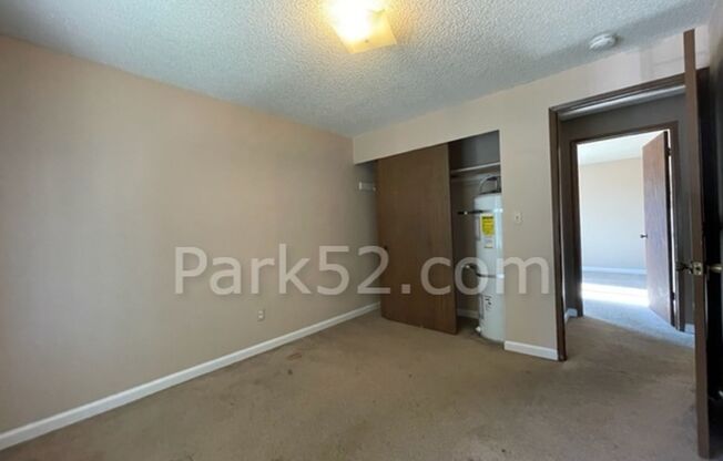 2 beds, 1 bath, $1,295