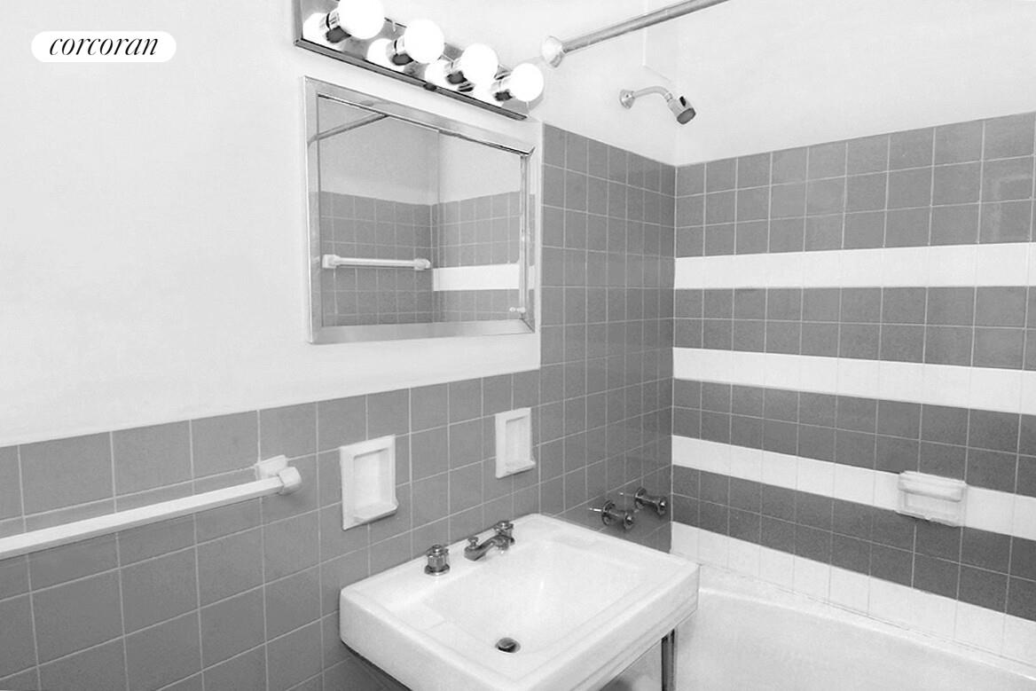 230 E 79 ST