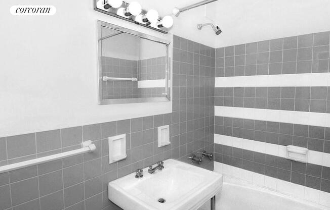 230 E 79 ST