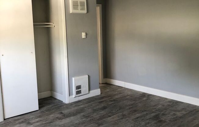 Studio, 1 bath, 525 sqft, $1,095, Unit Unit 06