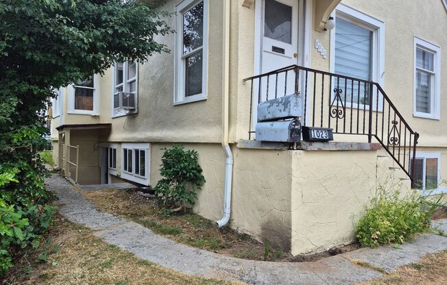 Cozy 1 bedroom close to Seattle Ferry and PSNS