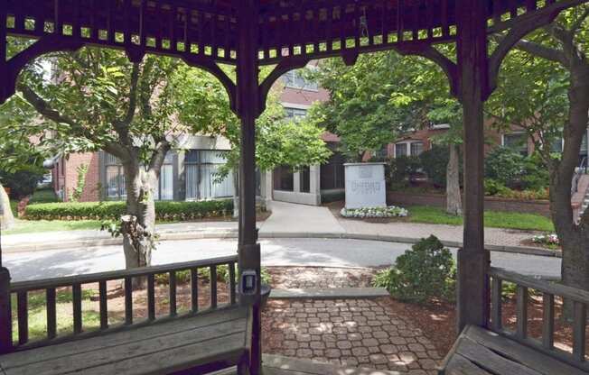 Oxford Court Apartments