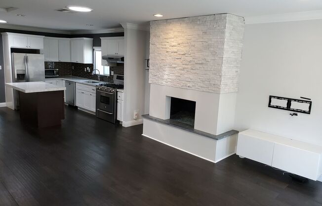 3 + 2 STAND ALONE HOUSE