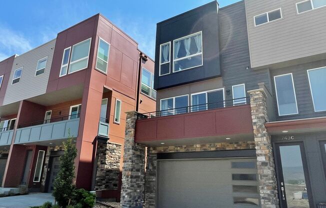 Just reduced $2295! LOVELY 2 BED/2.5 BATH Great location near Boulder!