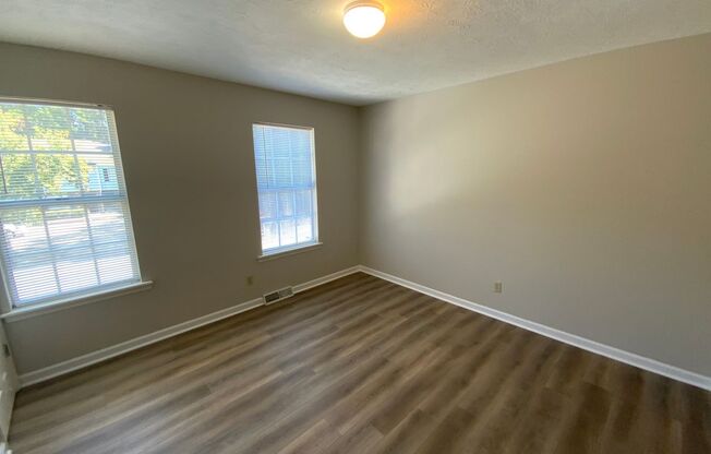 2 beds, 1.5 baths, $995, Unit 410C Leafmore Rd