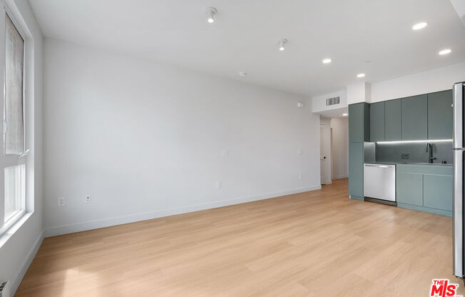 Studio, 1 bath, 598 sqft, $3,200, Unit 501