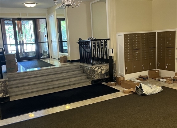 Studio, 1 bath, 350 sqft, $2,300, Unit 34