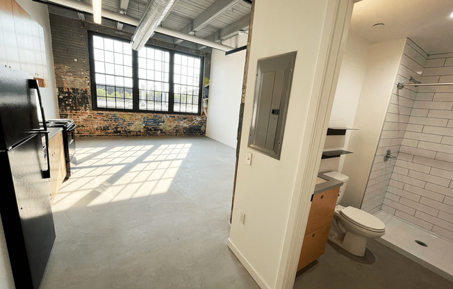 Studio, 1 bath, 362 sqft, $883, Unit 214
