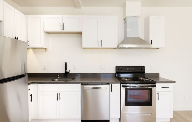1 bed, 1 bath, 400 sqft, $2,012, Unit 303