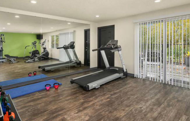 2 beds, 1 bath, 980 sqft, $1,445