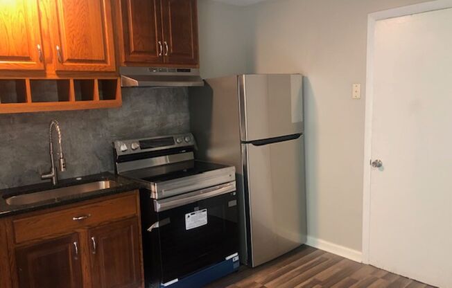 2 beds, 1 bath, $1,499