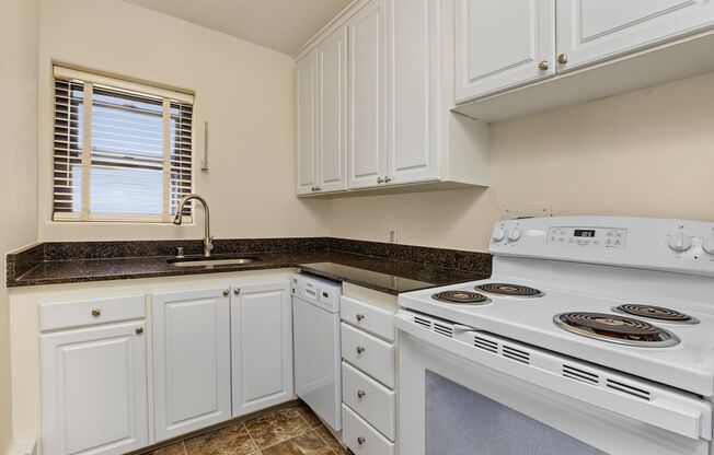 2 beds, 1 bath, 792 sqft, $1,985, Unit B408