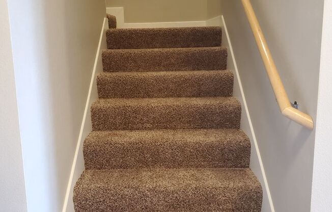 3 beds, 2.5 baths, $2,250, Unit 307