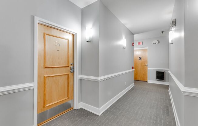 Vintage Charm - Church Hill Condo - The Reserve - Bring your clothes and move in!