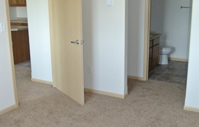 3 beds, 2 baths, $1,425, Unit 313