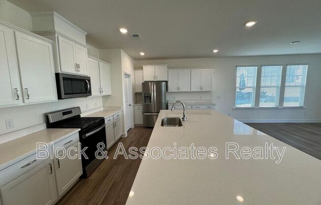 37 BLUEBELL ST