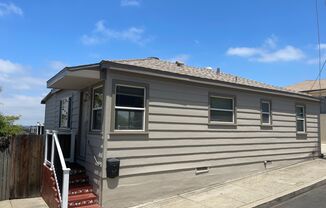 Single Family House Near Downtown La Mesa with Large Yard.