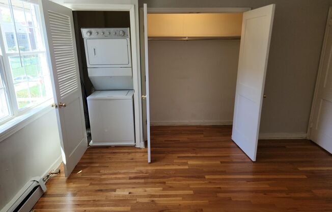 2 beds, 1 bath, 897 sqft, $2,225, Unit A-21
