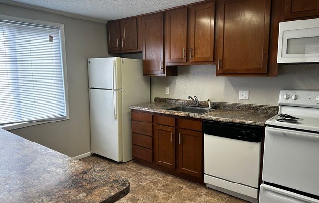 1 bed, 1 bath, 634 sqft, $899, Unit 5744 UD