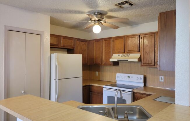 2 beds, 2 baths, $1,325