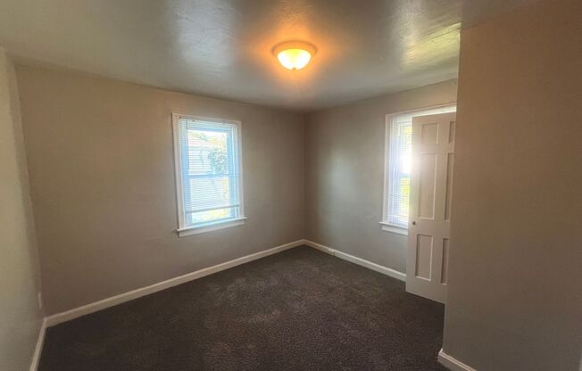 2 beds, 1 bath, $1,050