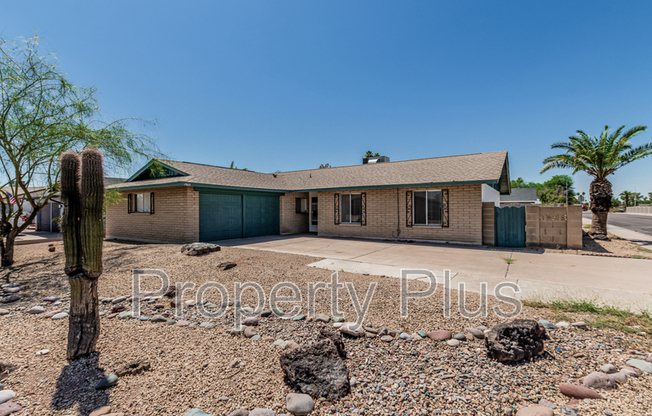1905 E CAIRO DR