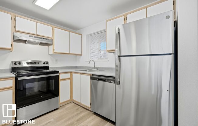 2 beds, 2 baths, 950 sqft, $1,700, Unit 105