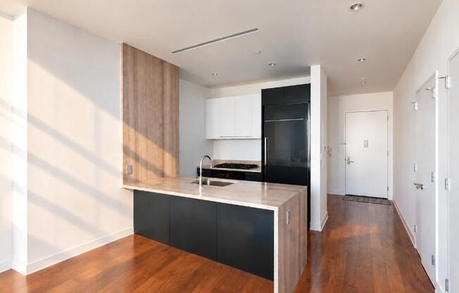 1 bed, 1 bath, 762 sqft, $6,500, Unit 31Y