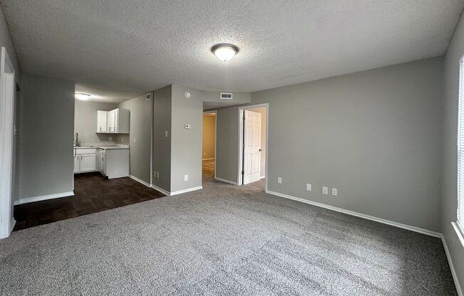 3 beds, 1 bath, 820 sqft, $1,398, Unit 1341w