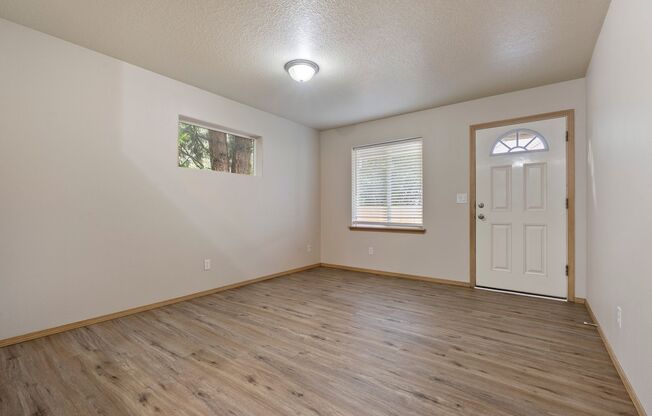 Beautiful 4bed/2.5bath - 1/2 OFF First months rent!