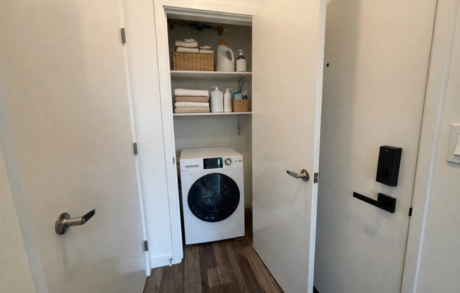 Studio, 1 bath, 278 sqft, $1,795, Unit 506