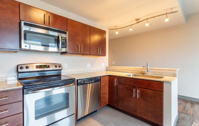 1 bed, 1 bath, 702 sqft, $1,700, Unit 806