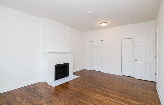 3 beds, 2 baths, 1,250 sqft, $2,700, Unit 6573-3
