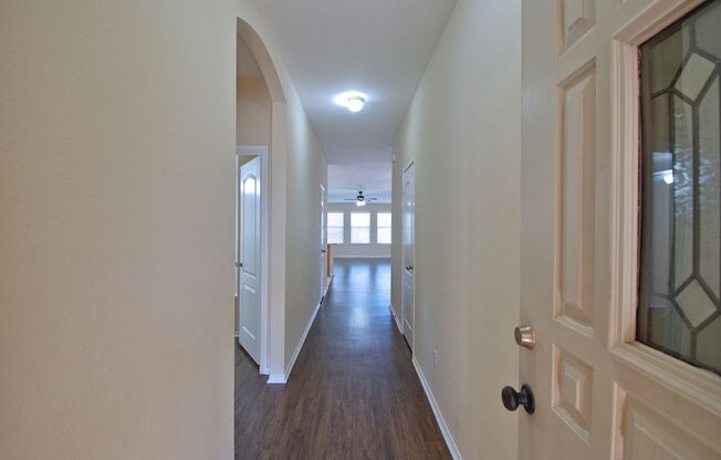 Spacious 4 Bed House in Pioneer Crossing Round Rock