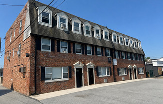 18 Huron Ave