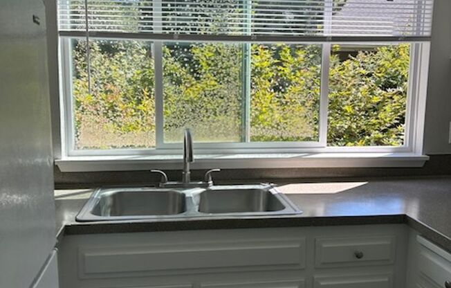 1 bed, 1 bath, 640 sqft, $1,400, Unit 335-215