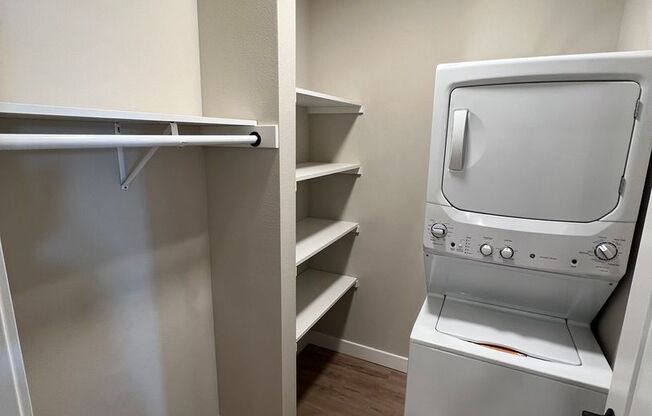 Studio, 1 bath, 545 sqft, $1,195, Unit 880-214