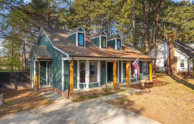 Charming 3BR Home with Large Private Yard Near Downtown Raleigh