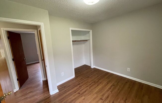 3 beds, 1 bath, $1,295