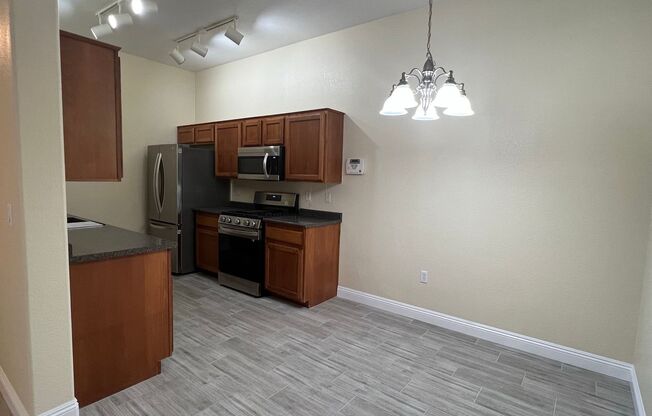 3 beds, 2 baths, $1,595