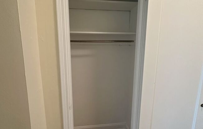 Studio, 1 bath, 413 sqft, $1,425, Unit Royal York 1015