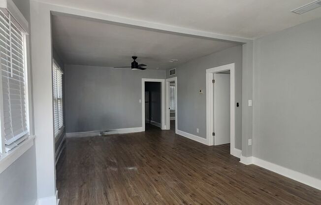 **UNDER NEW MANAGEMENT **   Renovated 2 Bedroom 1 Bath Apartment