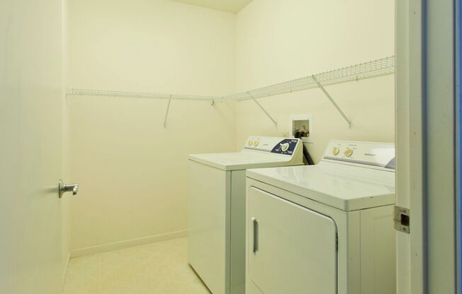 2 beds, 2.5 baths, 1,388 sqft, $1,950, Unit 59