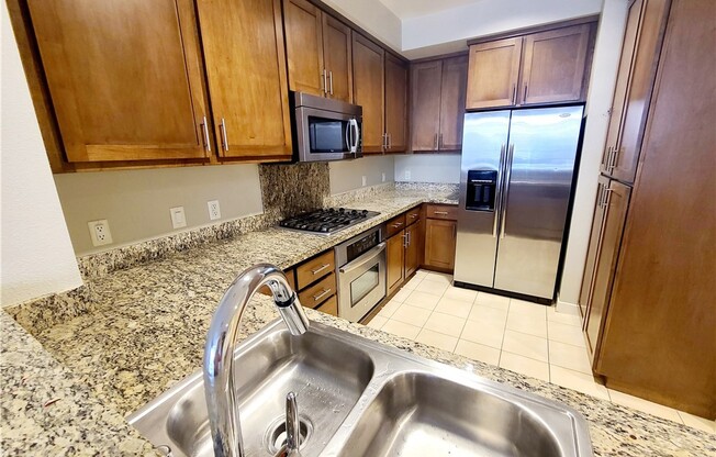 2 beds, 2 baths, 1,050 sqft, $3,100, Unit 402